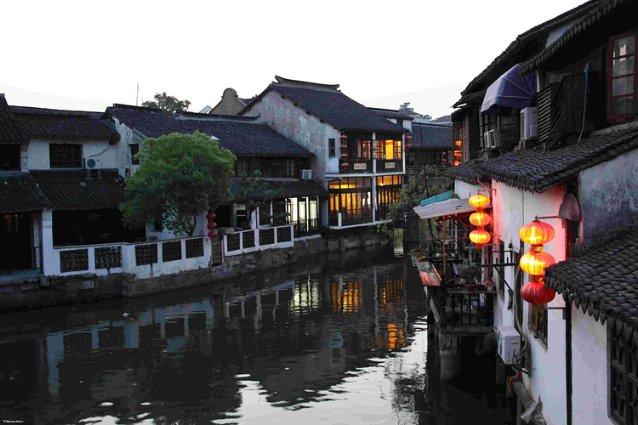 寻找游泳套件
